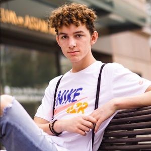 Meet your Posher, Adam